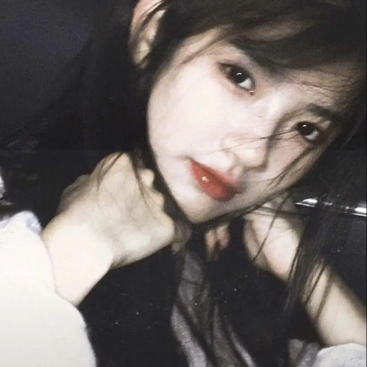 在阳光下腐烂